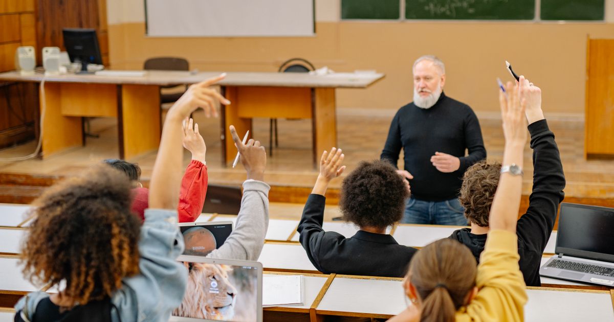 ¿Qué le dejamos hacer a la IA en la universidad?